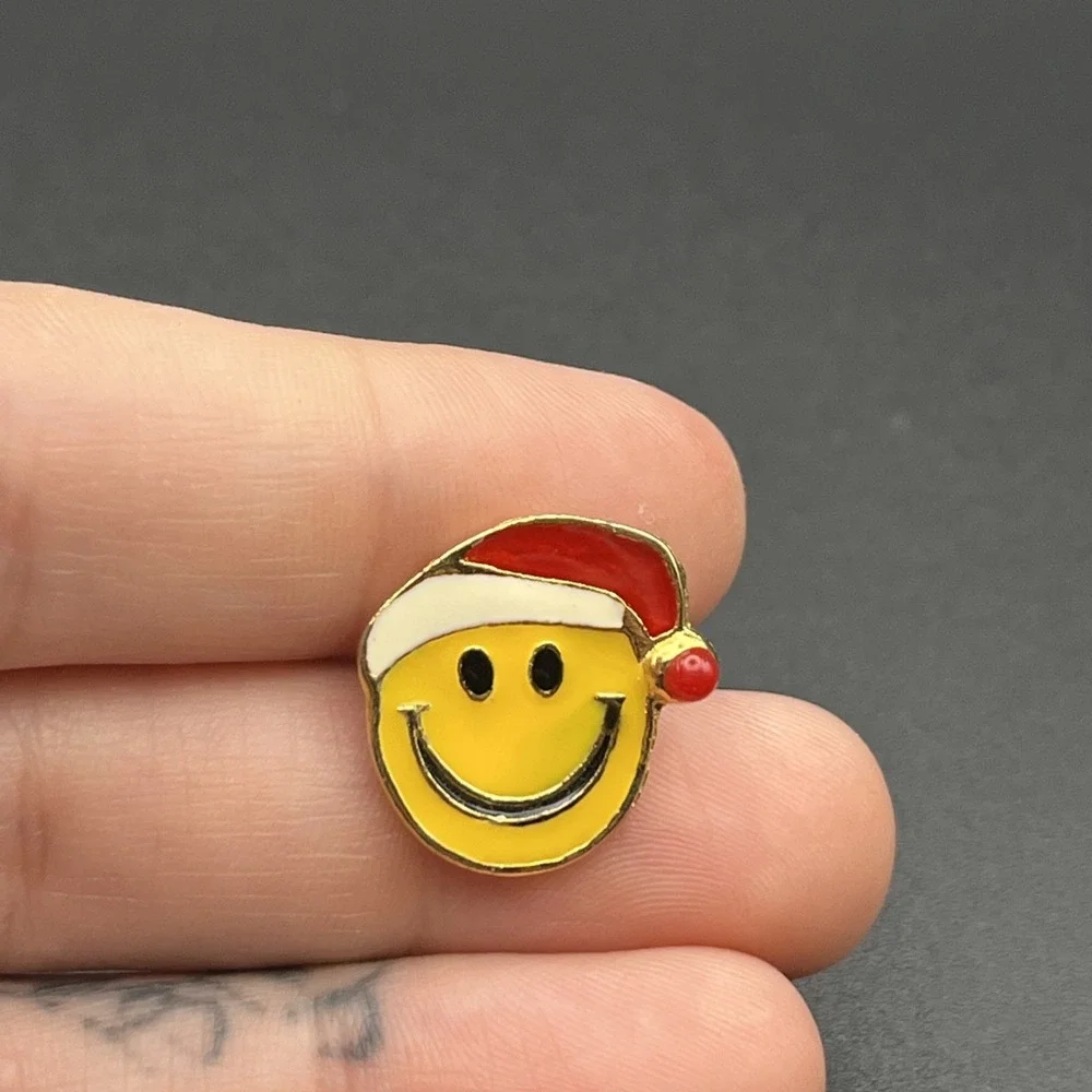 Smiley Face‎ Santa Claus Hat Christmas Holiday Lapel Hat Pin